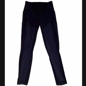 These are black lululemon leggings!